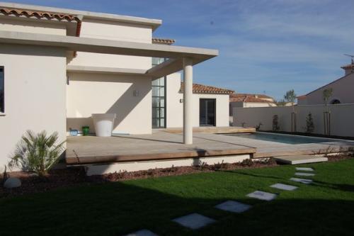 Villa contemporaine en L à Aigues-Mortes
